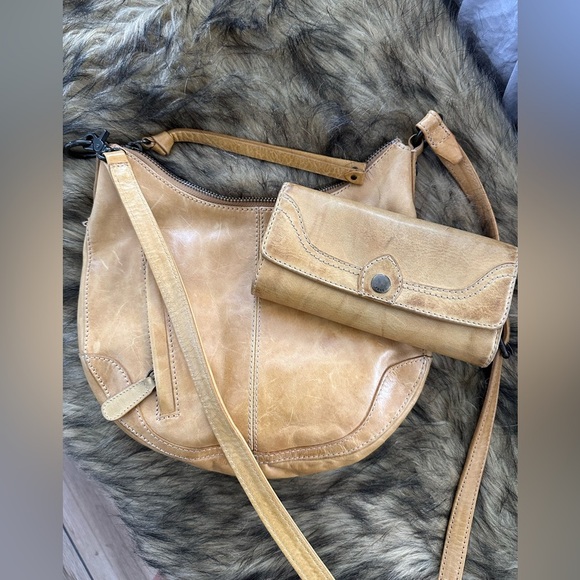 Frye Banana color Leather Crossbody Bag and Wallet - Picture 1 of 9